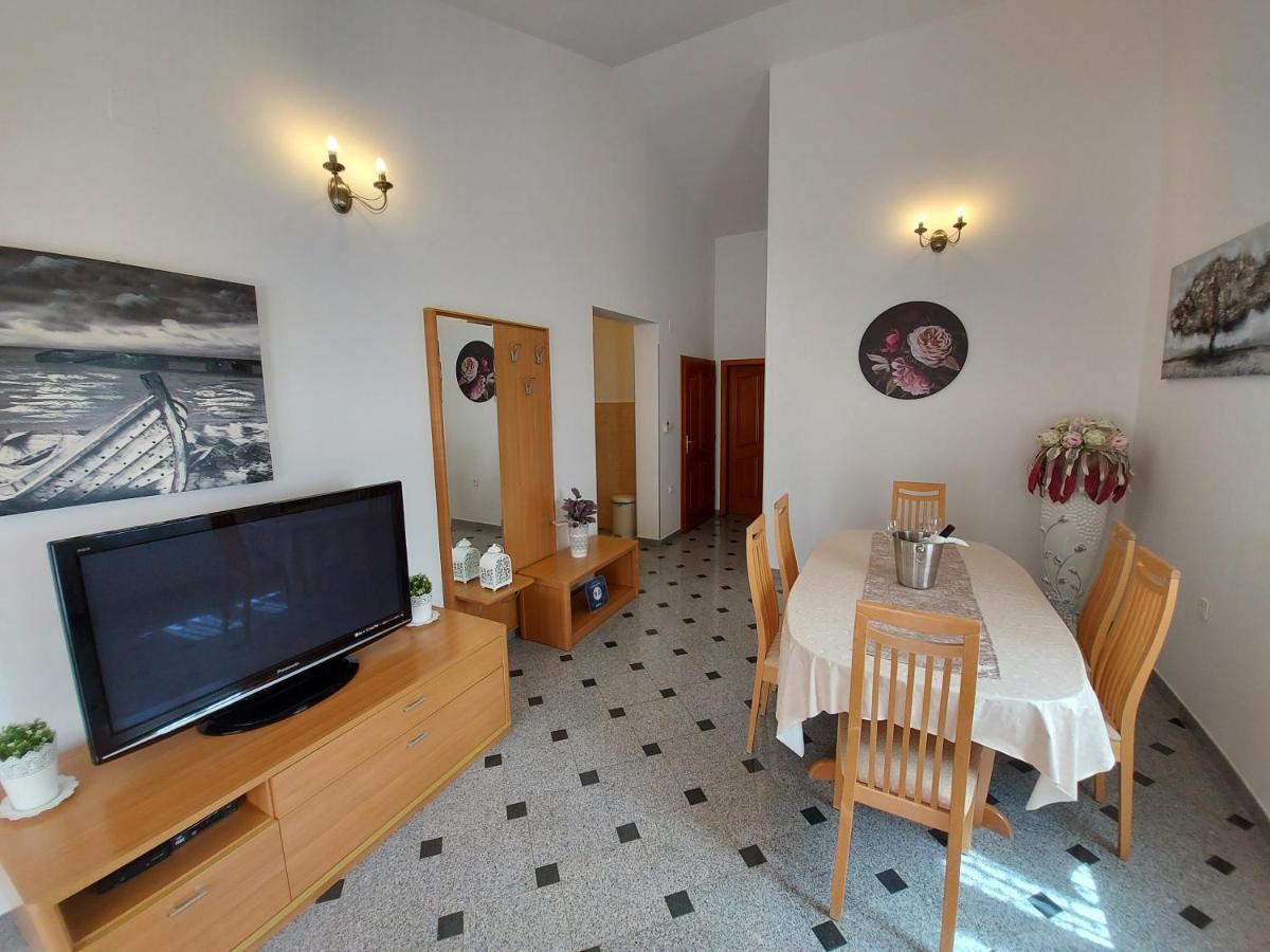 Apartments Palic Baska  Ngoại thất bức ảnh